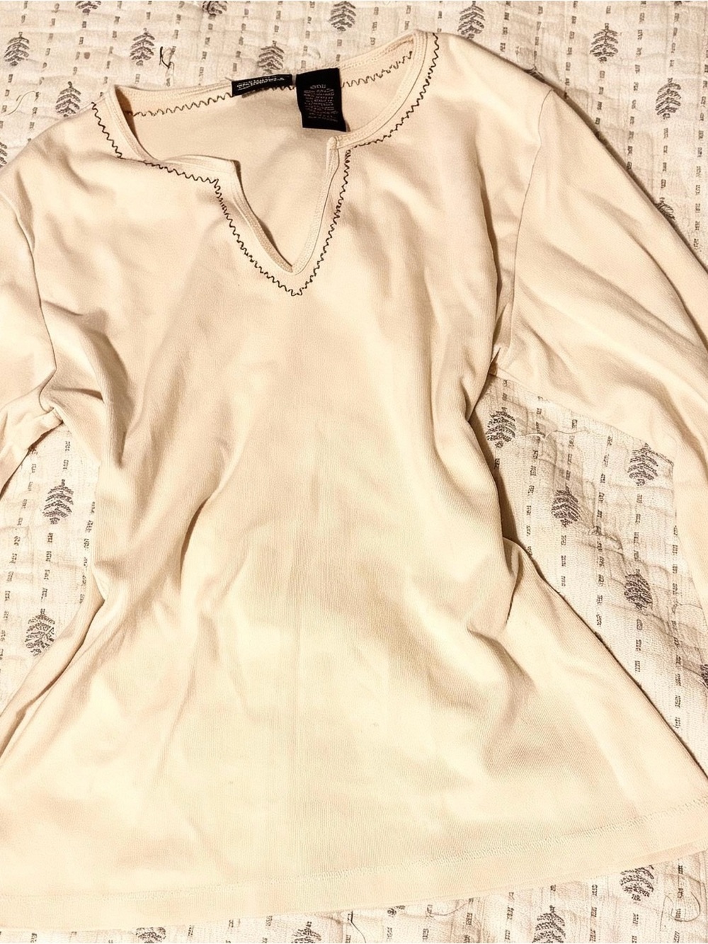 Women's Cream Embroidered V-Neck Long Sleeve Top